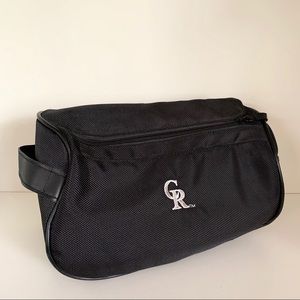 NWOT Large toiletries travel case